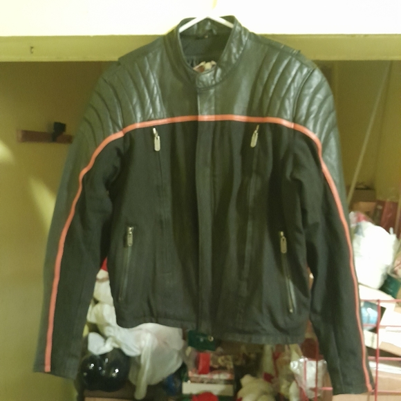 Very nice Harley Davidson riding jacket. - Picture 10 of 14
